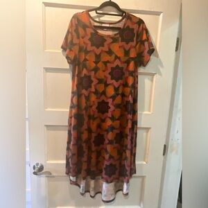 LuLaRoe Carly short sleeve, swing dress in Autumn color palette. Size L.